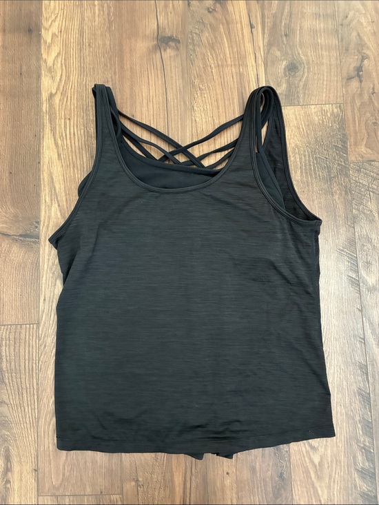 Athleta Tops - Atletha Fully Focused sports bra with attached tank top